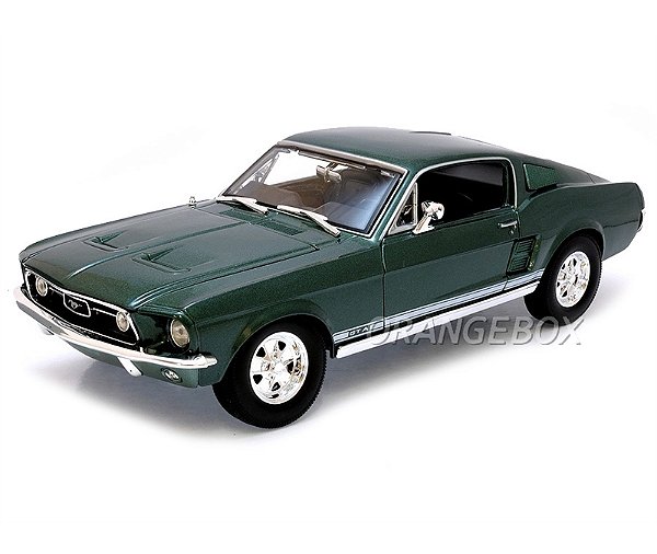 Ford Mustang GTA Fastback 1967 1:18 Maisto Verde