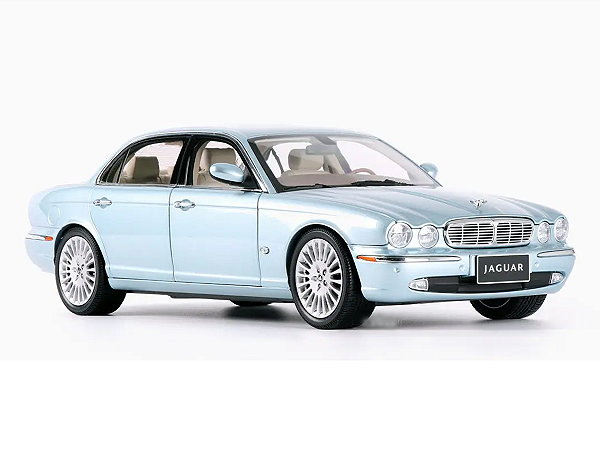 Jaguar XJ6 (X350) 1:18 Almost Real Azul