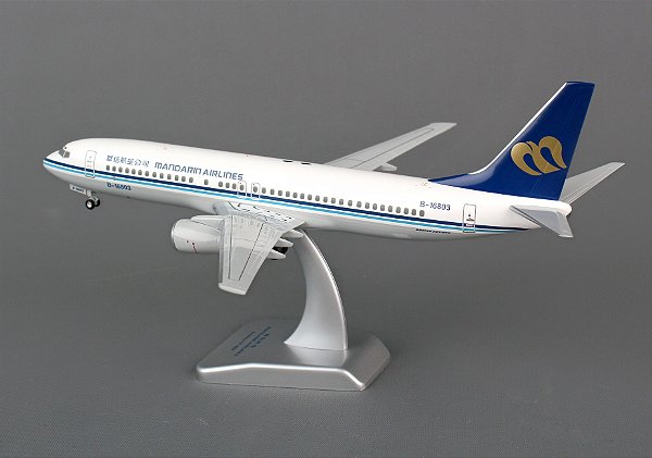 Avião Boeing 737-800 Mandarin Airlines 1:200 Hogan