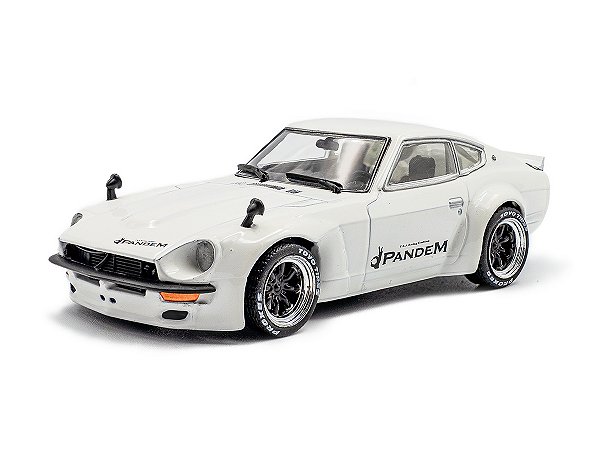 *** PRÉ-VENDA *** Datsun 240Z Rocket Bunny 1973 1:43 Solido Branco