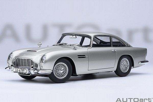 Aston Martin DB5 James Bond 007 Goldfinger 1:18 Autoart Prata