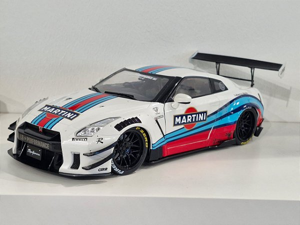 Nissan GT-R (R35) Liberty Walk Body Kit 2.0 Hardtuned 2023 1:18 Solido