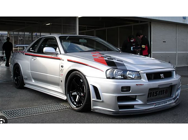 Nissan Skyline (R34) GT-R Z Tune 1999 1:18 Solido Prata