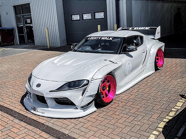 Toyota GR Supra LIBERTY WALK Body Kit 2025 1:18 Solido Branco