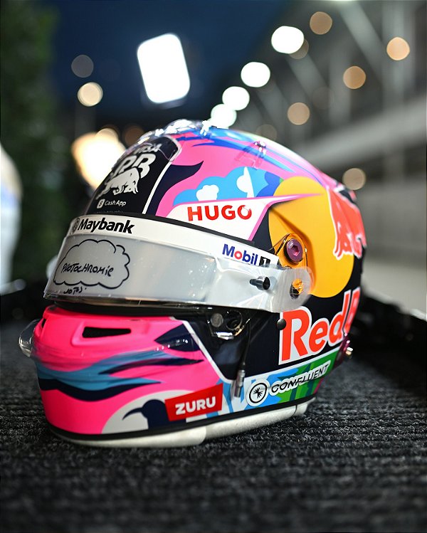 Capacete Liam Lawson Visa Cash App F1 Team Singapore GP 2025 1:5 Spark