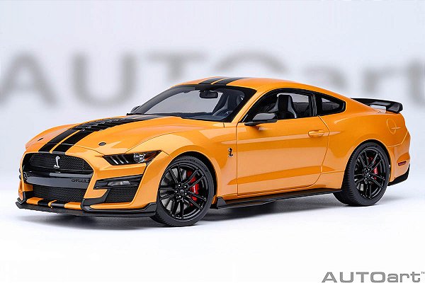 Ford Mustang Shelby GT500 1:18 Autoart Laranja