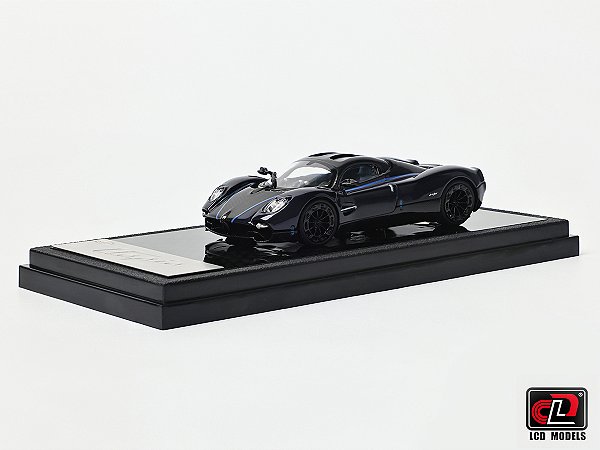 Pagani Utopia Coupe 1:64 LCD Models Preto Carbon