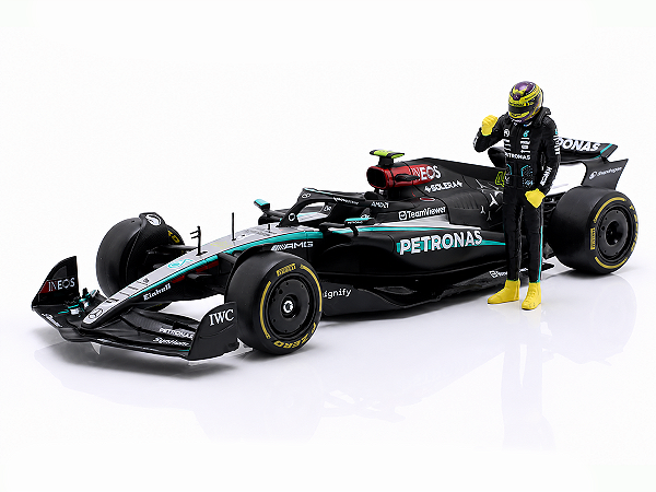 Fórmula 1 Mercedes AMG W15 Lewis Hamilton 2024 1:24 Bburago c/ Figura