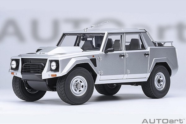 Lamborghini LM002 1:18 Autoart Prata