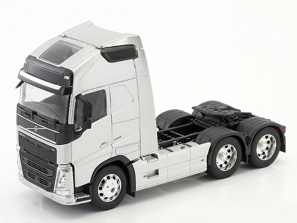 Volvo FH (6X4) 1:32 Welly Branco