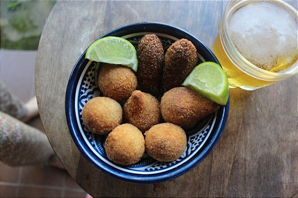 Coxinha de Carne de Jaca Indiana Artesanal Vegana 400g (12 unidades) - TEMPERO É ARTE