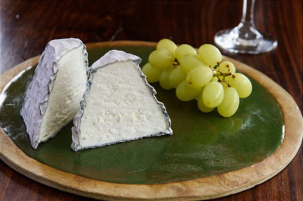 Queijo Pirâmide do Bosque kg - CAPRIL DO BOSQUE