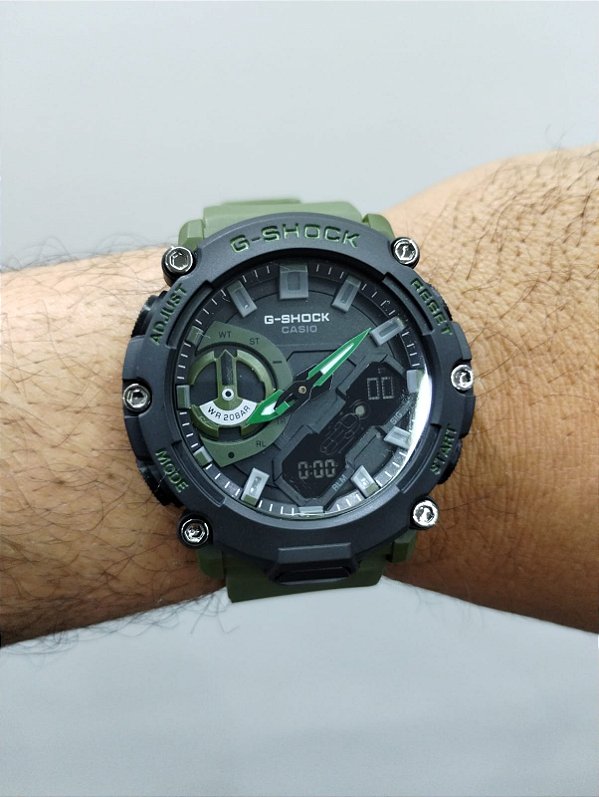 G-Shock GA-2200 Preto/Verde Militar 50MM A Prova D'água