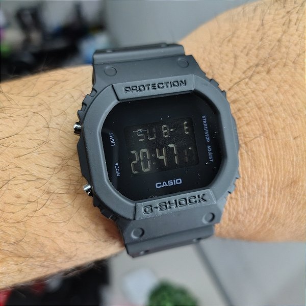 G-Shock DW-5600 Preto 48MM A Prova D'água