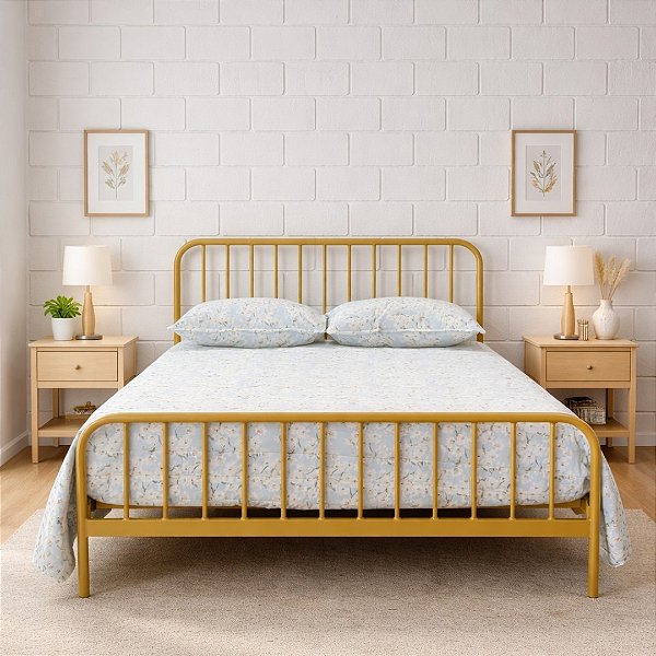 Cama de Ferro Diana de Casal Dourada 1,38x1,88 com 30cm do Chão