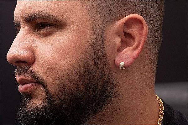 PAR DE ARGOLA CRAVEJADO EM PEDRA ZIRCÔNIA PREMIUM  10x5mm - BANHADO A OURO 18K