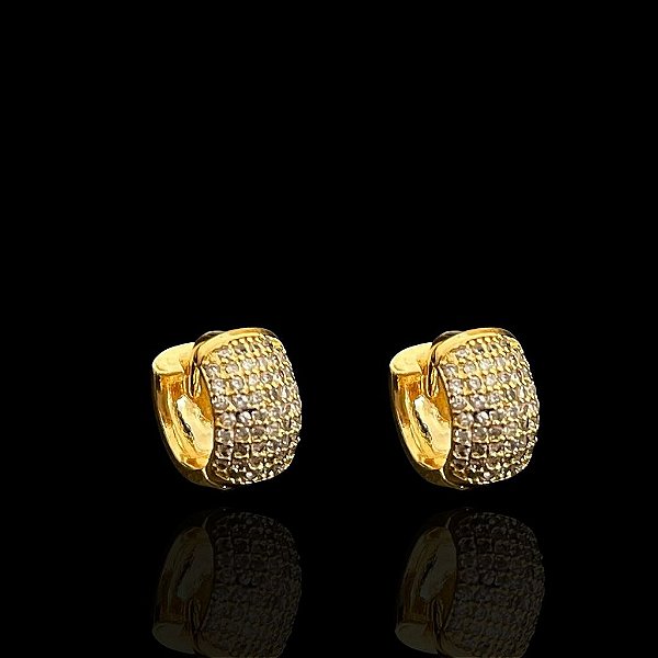PAR DE BRINCO ARGOLA  CRAVEJADO  EM PEDRA ZIRCÔNIA PREMIUM  10x5mm - BANHADO A OURO 18K