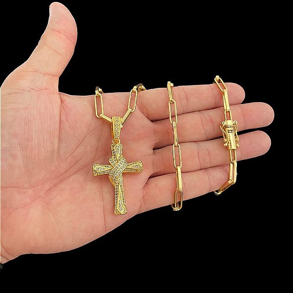 CORRENTE TIJOLINHO  ALONGADO( 5mm- 70Cm) + PINGENTE CRUZ CRAVEJADA EM ZIRCÔNIA  G -  FECHO COM MARCAÇÃO 750 - BANHADO A OURO 18K