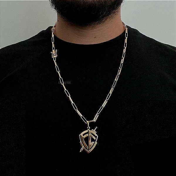 CORRENTE TIJOLINHO  ALONGADO( 5mm- 70Cm) + PINGENTE  ESCUDO DA FÉ VAZADO  M - FECHO COM MARCAÇÃO 750 - BANHADO A OURO 18K