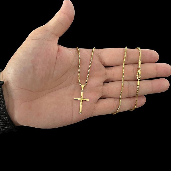CORRENTE RABO DE RATO ( 2mm-70cm) + PINGENTE CRUZ DETALHADA M- BANHADO A OURO 18K.