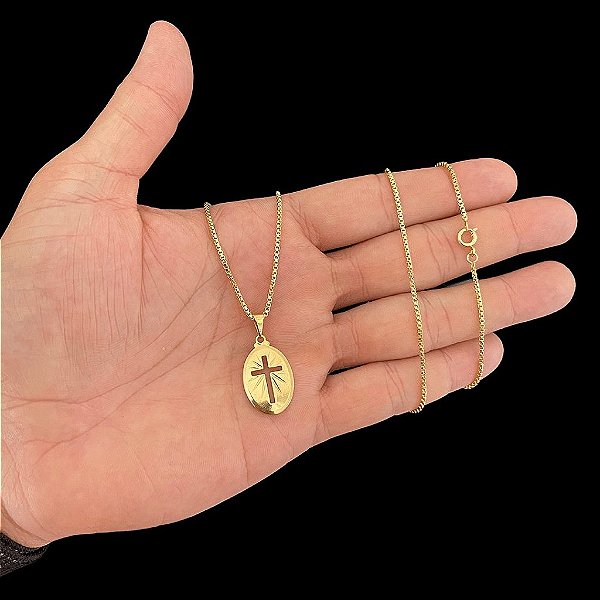 CORRENTE VENEZIANA ( 1.5MM- 70CM) + PINGENTE MEDALHA CRUZ VAZADA - BANHADO A OURO 18K.