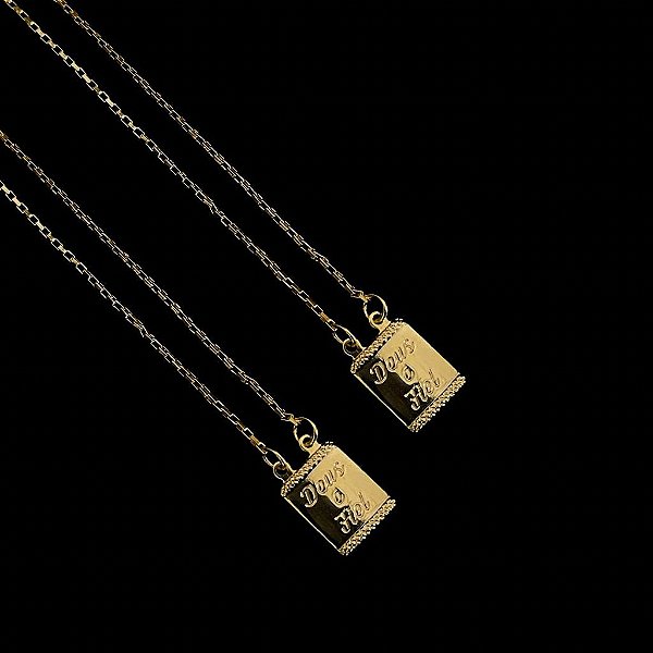 ESCÁPULARIO DEUS É FIEL( 60/70CM) ELO TIJOLINHO - BANHADO A OURO 18K.