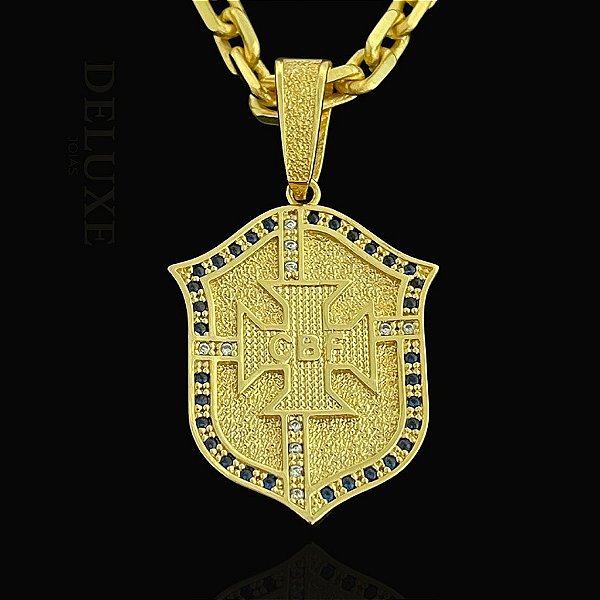 PINGENTE ESCUDO DA SELEÇÃO BRASILEIRA CRAVEJADO EM ZIRCÔNIA PREMIUM   G (12g- 3x3cm)