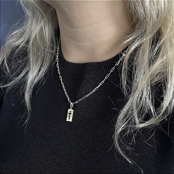 CORRENTE CARTIE ( 2mm 50cm FEM ) + PINGENTE PLAQUINHA COM CRUZ VAZADA