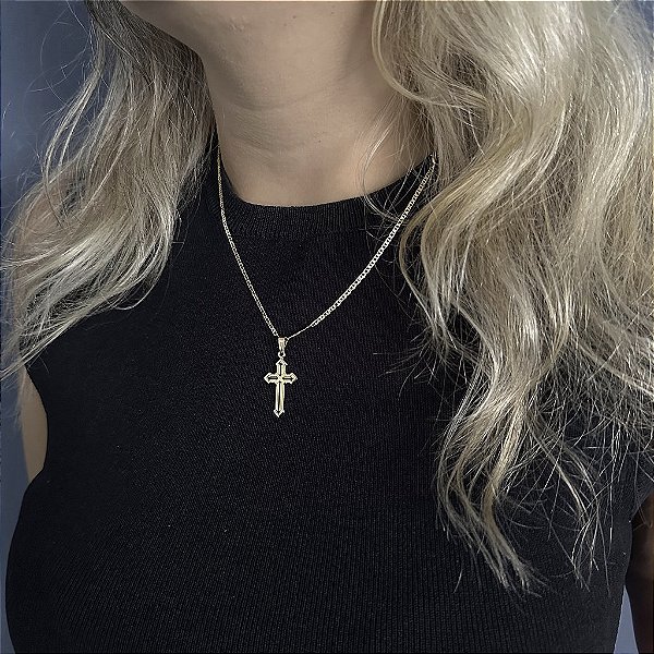 CORRENTE PIASTRINE ( 1.8 mm 50cm FEM ) + PINGENTE CRUCIFIXO VAZADO - BANHADO A OURO 18K.