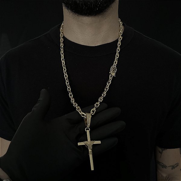 CORRENTE  CADEADO (8mm - 56G 70 cm) + PINGENTE CRUZ AMARRADA G - BANHO DE OURO 18k