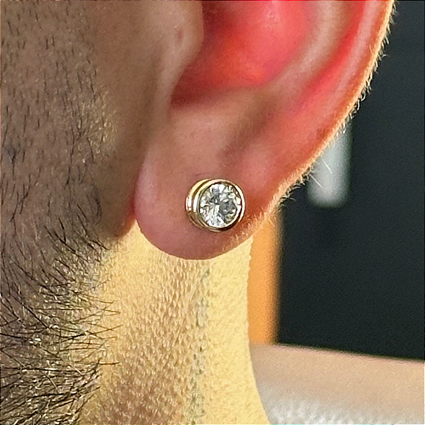 PAR DE BRINCOS  BRINCO PONTO DE LUZ    7mm   - BANHADO A OURO 18K