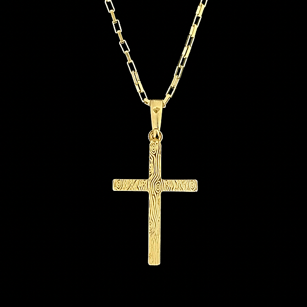 PINGENTE CRUZ PALITO AMADEIRADA M ( 4g- 3x3cm) - BANHO DE OURO 18k