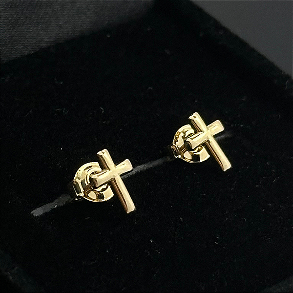 PAR DE BRINCO CRUZ SEGUNDO FURO PP  - BANHADO A OURO 18K