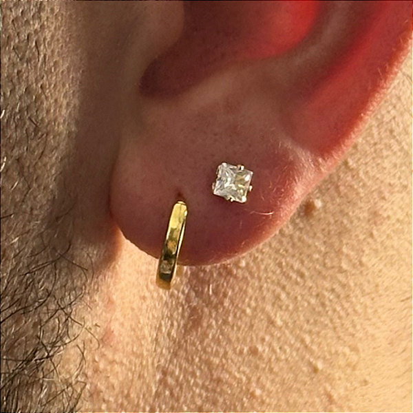 2 PARES DE BRINCOS,  ARGOLA LISA TAMANHO M E BRINCO CRAVEJADO QUADRADO 2MM  PP   -  BANHADO A OURO 18K
