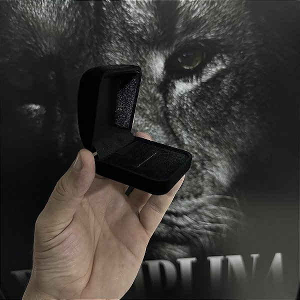 CAIXINHA PARA ALIANÇAS VELUDO PRETA - 5,5x5,7cm