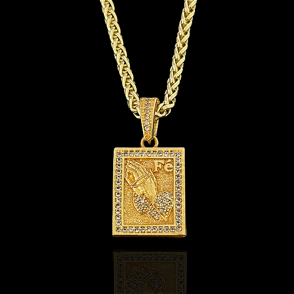 PINGENTE PLACA FÉ DETALHADA  CRAVEJADO ( 12g- 3x3cm) (M) EXCLUSIVIDADE - BANHO DE OURO 18k