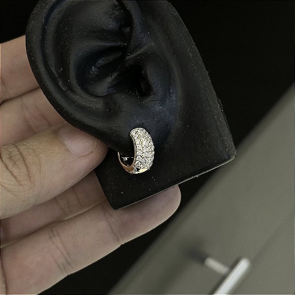 PAR DE ARGOLA NEY CRAVEJADO EM PEDRA ZIRCÔNIA PREMIUM  GG 15x8mm - BANHADO A OURO 18K