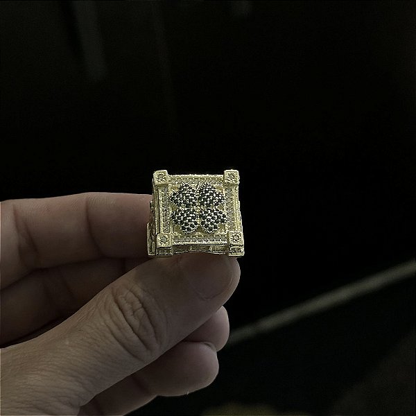 ANEL TREVO QUADRADO  CRAVEJADO EM ZIRCÔNIA PREMIUM - FEITO DE MOEDA ANTIGA