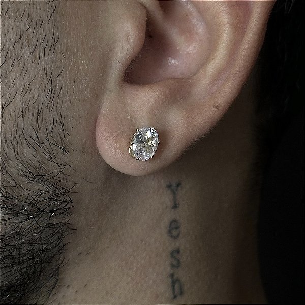BRINCO PONTO DE LUZ  OVAL CRAVEJADO EM PEDRA ZIRCÔNIA  PREMIUM 10MM - BANHADO A OURO 18K