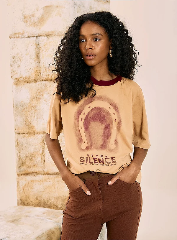 Camiseta Estampada Silence Horseshoe