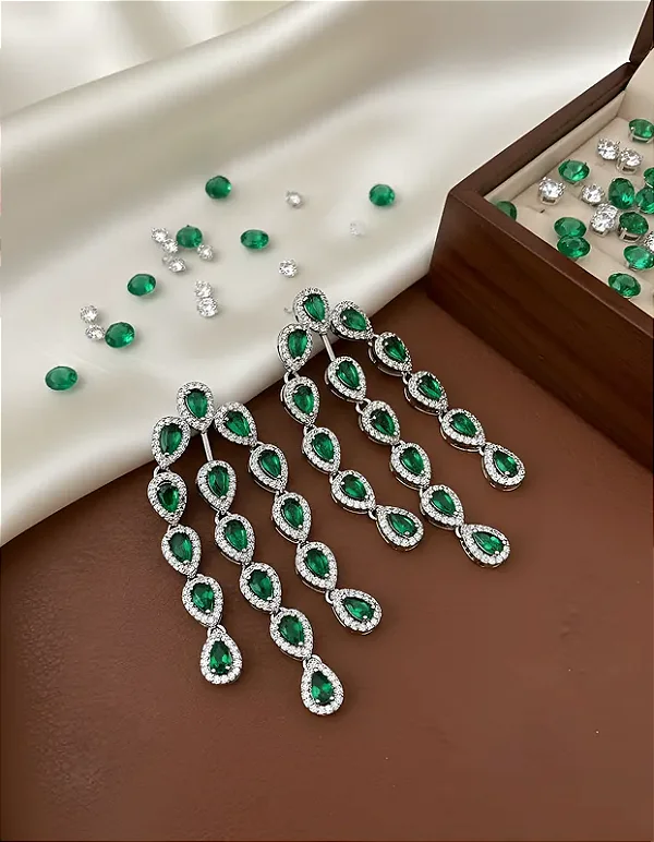 BRINCO CASCATA DIAMOND ESMERALDA FRAN