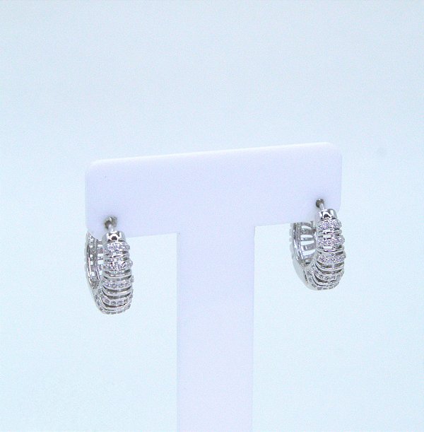 BRINCO ARGOLA DIAMOND ESCADA JÚLIA