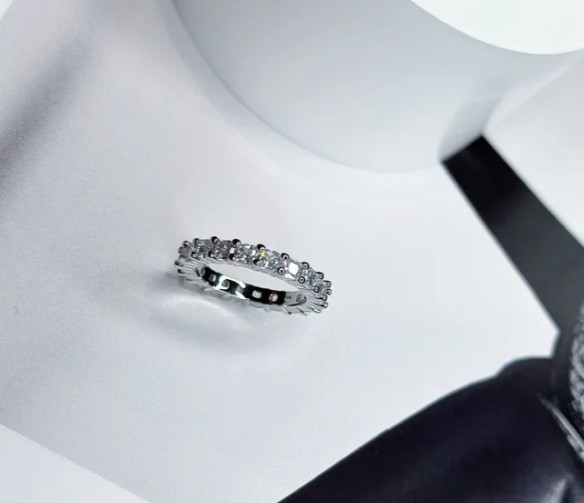 ANEL APARADOR CLASSIC DIAMOND