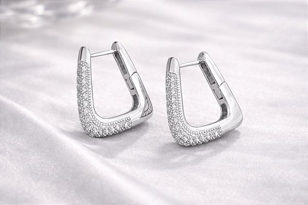 BRINCO ARGOLA MÉDIA FORMATO U ZIRCÔNIAS