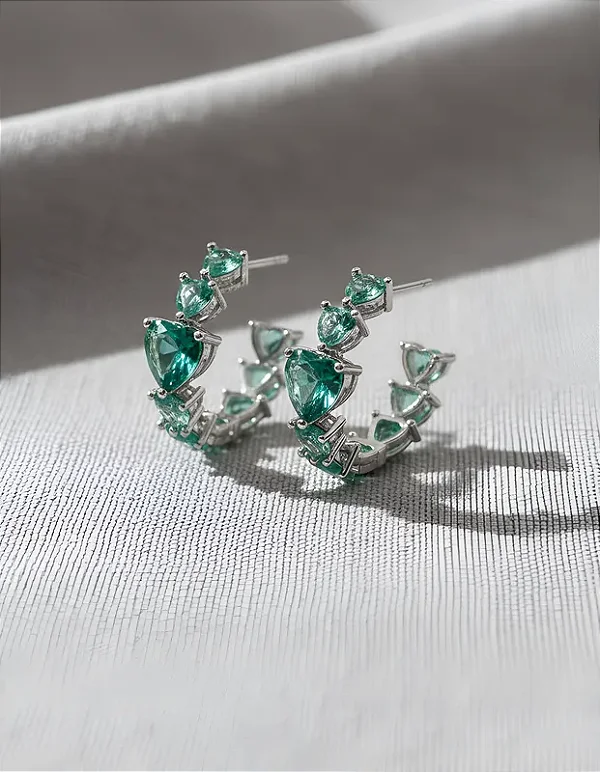 BRINCO ARGOLA CORAÇÕES ZIRCÔNIAS VERDES