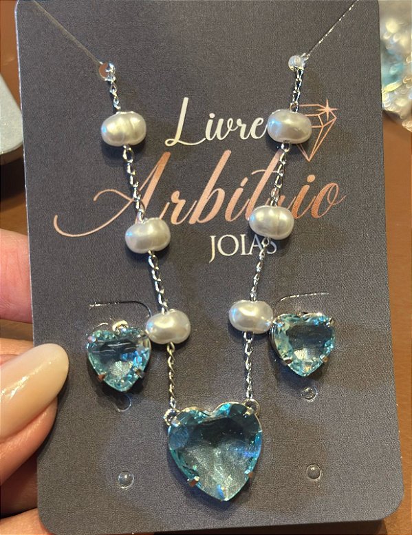 CONJUNTO COLAR E BRINCO CORAÇÃO AZUL PEROLAS