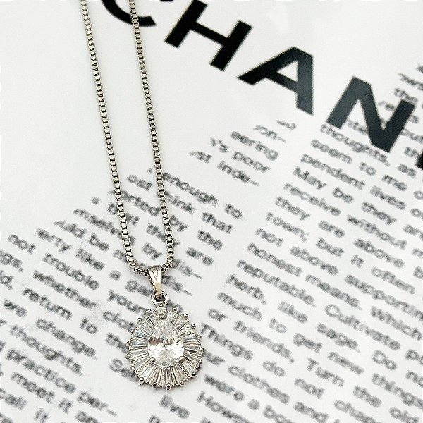 COLAR VENEZIANA GOTA COM NAVETES BRANCO