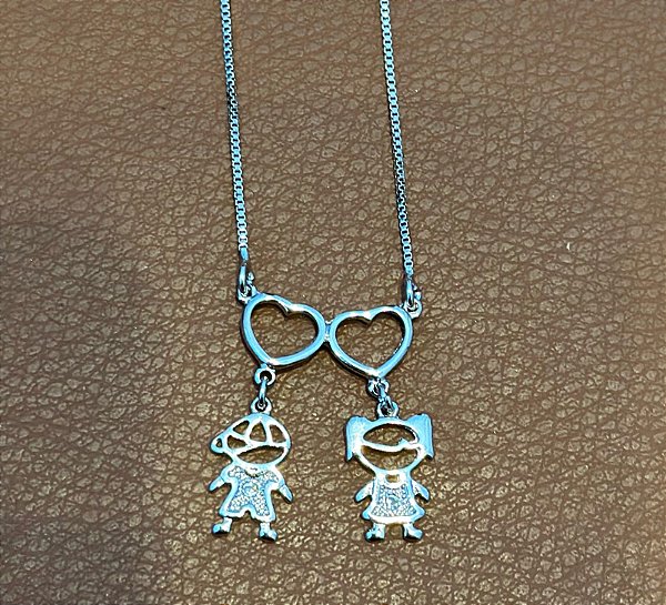 COLAR VENEZIANA CANGA CORAÇÕES MENINO E MENINA