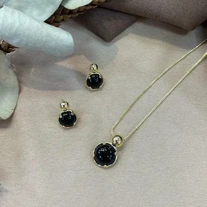 CONJUNTO COLAR E BRINCO DELICATE BLACK