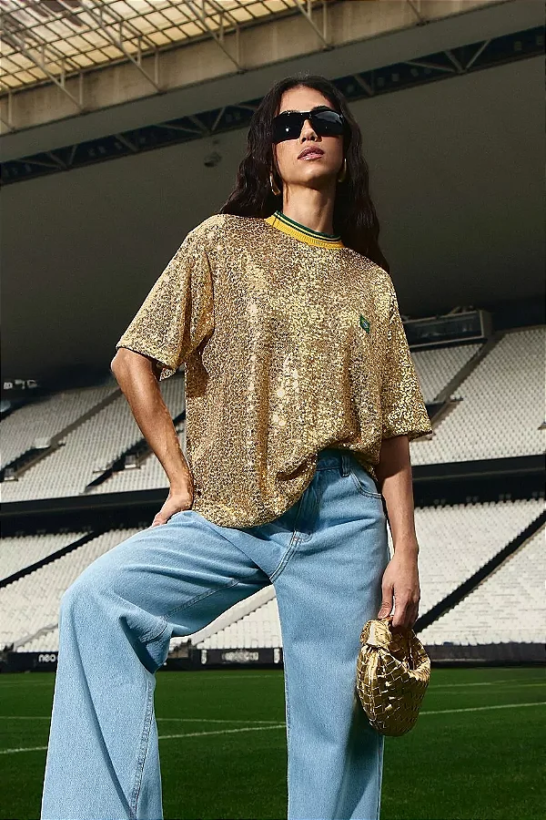 BLUSA PAETÊ GOLA RETILINEA